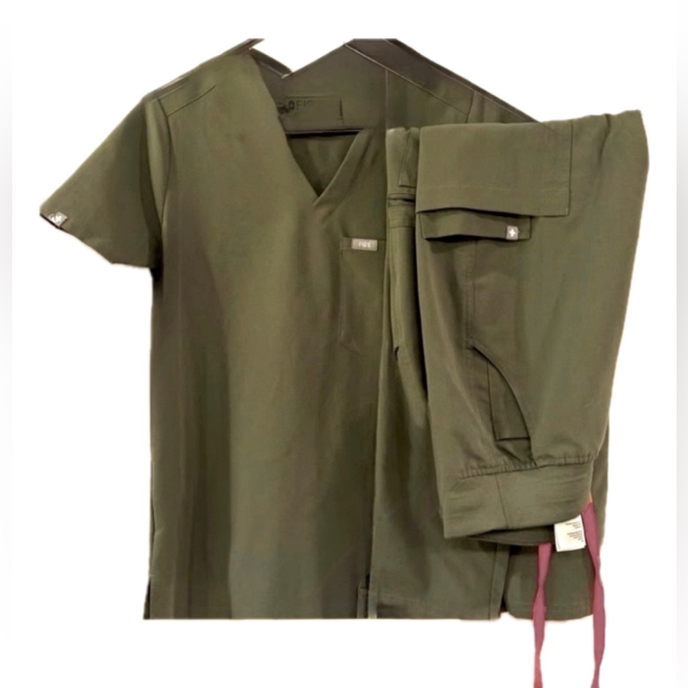 Figs Olive Green Technical Scrub Set
